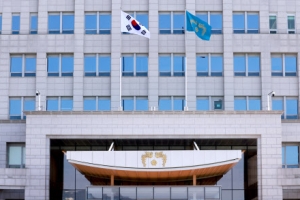 [포토] 이재명 대통령 임기 시작…봉황기 계양된 용산 대통령실 청사