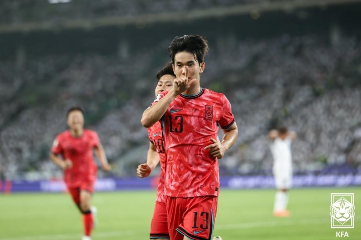 세리머니하는 김진규