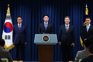 총리 이어 정무수석까지… ‘검증된 운동권 성골’ 李정부 전면으로