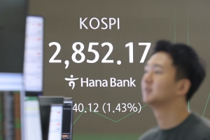 2개월만의 ‘6만전자’…‘23만닉스’ 고지 올랐다