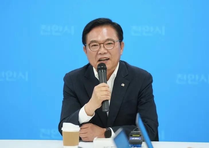 김석필 천안시장 권한대행이 천안 K-컬처박람회 관련 발언을 하고 있다. 시 제공