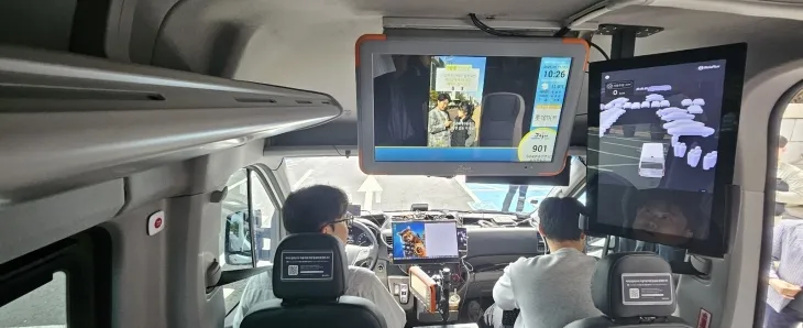 노선버스형 탐라자율차 내부 운전석의 모습. 제주 강동삼 기자