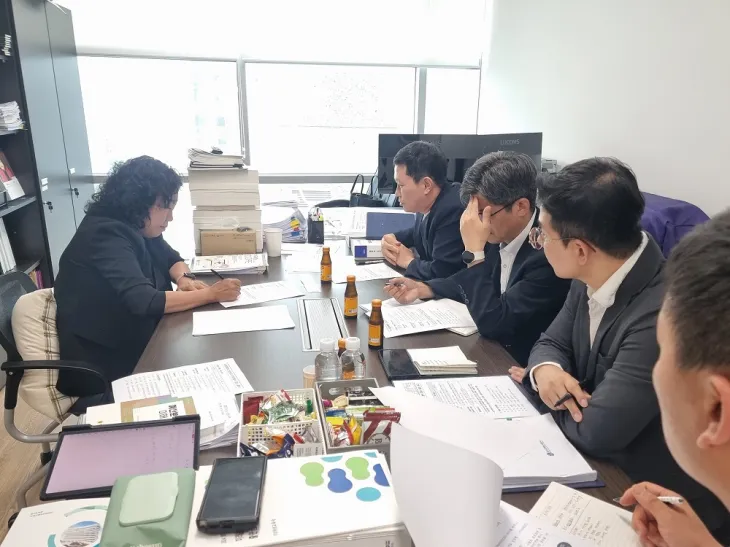 곽미숙 의원이 6월 10일, 경기도가 추진 중인 K-컬처밸리 민간사업자 재공모 및 우선협상대상자 선정 절차와 관련하여, 경기도청, GH 담당자와 향후 일정 전반을 점검하고 있다.