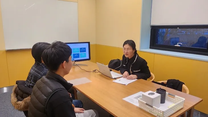 양천교육지원센터에서 ‘1대1 맞춤형 컨설팅’을 받고 있는 학생들. 양천구 제공