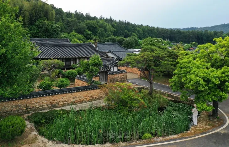 10대 내리 시인을 배출한 장흥 위씨 오헌고택.