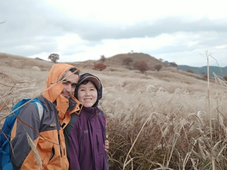 소헤일리 코메일(왼쪽) 감독과 김주영 감독. 김주영 감독 제공