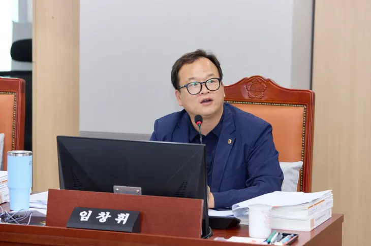 임창휘 의원. 6월 13일 경기도 도시주택실 결산안 심사. 공공임대주택 커뮤니티 활성화를 위한 경기도의 지속적인 노력 주문. (사진=경기도의회)