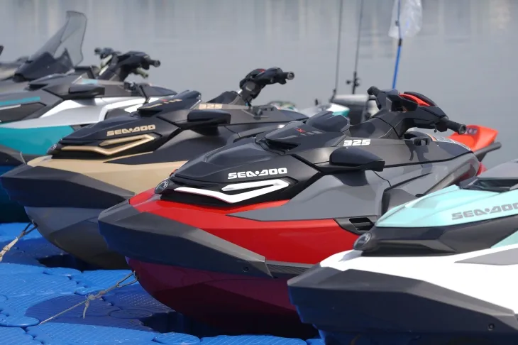 BRP사의 씨두(SEA-DOO)가 15일 서울 여의도 한강에 위치(영등포구 여의도동 85-5)한 씨두 시승체험장에서 해양 레저스포츠의 매력을 직접 체험할 수 있는 씨두데이(SEA-DOO DAY)를 개최했다.  사진- 씨두데이 제공