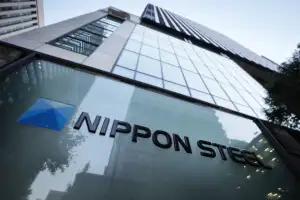 美 ‘황금주 1주’에 휘둘린 일본제철… US스틸 공장 폐쇄 계획 없던 일로