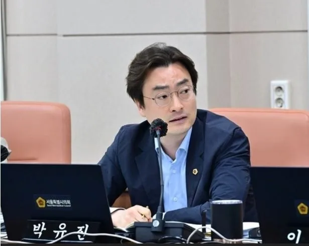 지난 16일 제331회 정례회 경제실 결산 승인안 심의에서 발언하는 박유진 의원