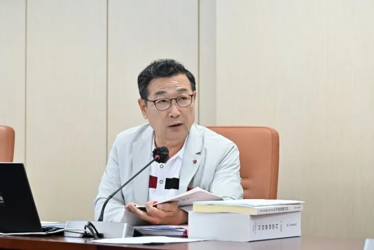 제331회 정례회 환경수자원위원회 기후환경본부 업무보고에서 질의하는 유만희 의원