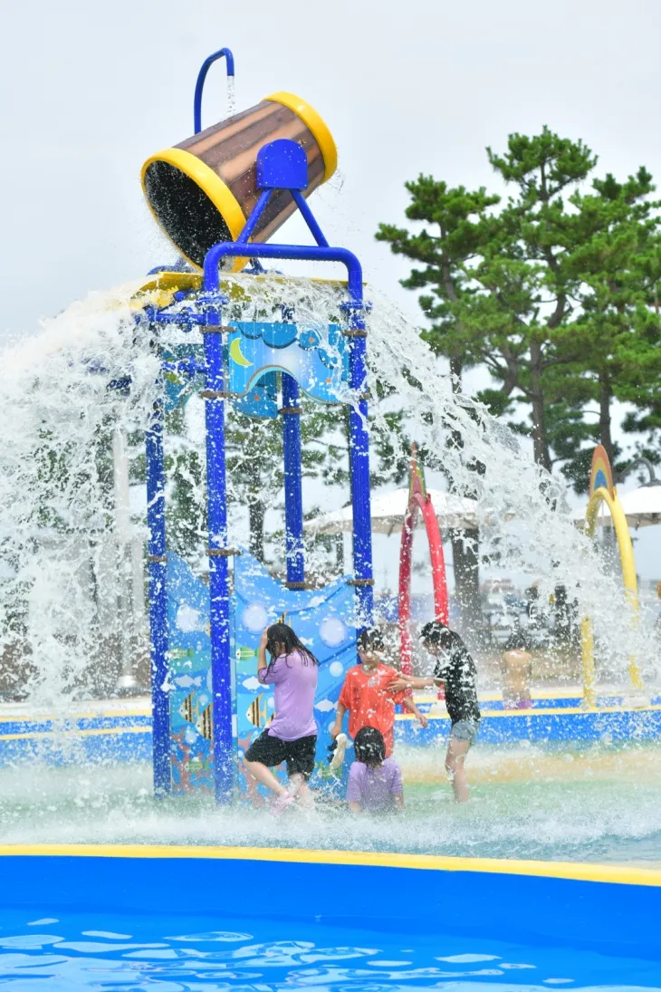 강원 속초 청초호유원지 물놀이터. 속초시 제공