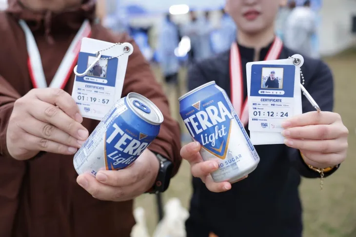 ‘테라 라이트’가 지난 4월 열린 ‘2025 MBN 선셋마라톤 in 영종’ 행사에 협찬 브랜드로 참여했다. 하이트진로 제공