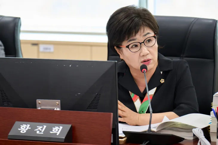 황진희 의원. 6월 19일 2025년 제1회 경기도교육비특별회계 세입·세출 추가경정예산안 심사. ‘디지털 튜터 배치 지원사업’ 예산 운영,  현장 수요 기반 유연한 대응 필요.(사진=경기도의회)