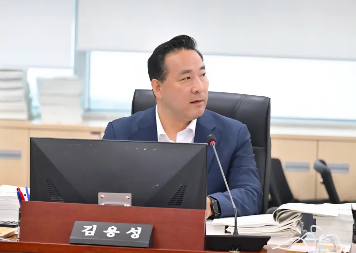 김용성 의원. 20일 경기도의회 예산결산특별위원회. 용지보상비 미확보 지목, 관련 제도의 실효성 문제 제기. (사진=경기도의회)