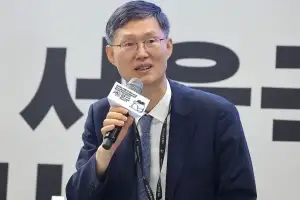 문형배 “‘헌법 한번 읽어보라’ 李대통령께 드린 말씀 아냐”