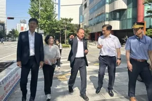 이병윤 서울시의회 교통위원장, 제기동역 1번출구 E/S 공사현장 점검