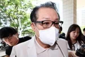 [포토] ‘건진법사’ 전성배씨, 공천헌금 의혹 공판 출석