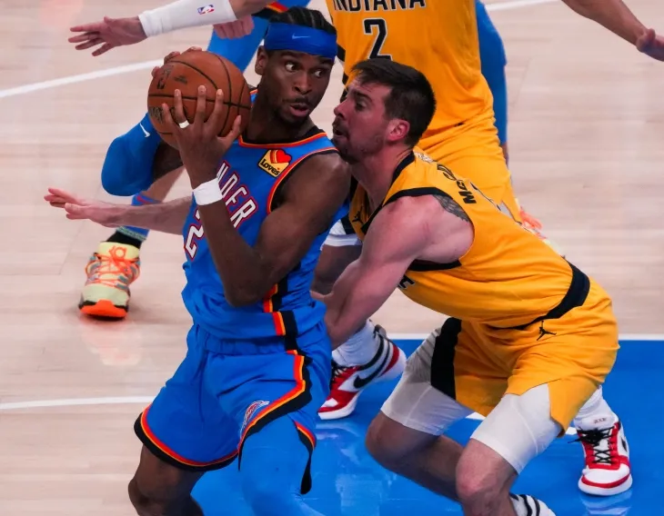 파이널 최우수선수(MVP)로 뽑힌 샤이 길저스알렉산더(왼쪽). 오클라호마시티 신화 연합뉴스