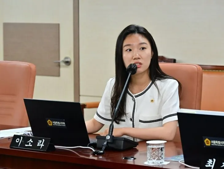 지난 16일 열린 제331회 정례회 제1차 교육위원회 회의에서 질의하는 이소라 의원