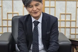 “본래 가치 회복하길”…日 우익 협박에도 끄덕없는 신념보인 사토 다카오 주지