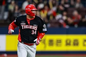 ‘늙지 않는 노병’ 최형우, KBO 최초 1700타점 넘겼다