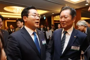 정청래, ‘왕수박’ 공격에 “수박은 수퍼마켓이나 시장에”