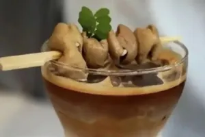 中 ‘돼지곱창 커피’ 대박 터졌다…‘단짠’ 황금비율에 매출 400% 폭증
