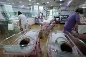 아이 낳는 순간 287만원… 영어유치원은 한 달 154만원