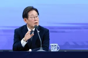 이 대통령 “사법고시 부활, 개인적 공감…검토해보자”