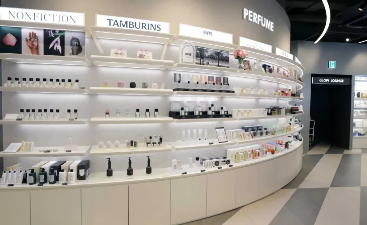 시코르 강남역점의 향수 존 모습. 신세계백화점 제공