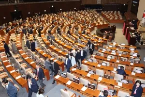 국힘, 상임위원장 선출 본회의 불참키로…與 강행에 반발