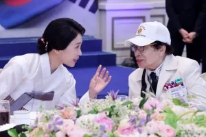 [포토] ‘참전유공자와 대화’ 김혜경 여사