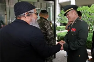 [포토] 박정훈 대령, 고 이예람 중사 아버지와 인사