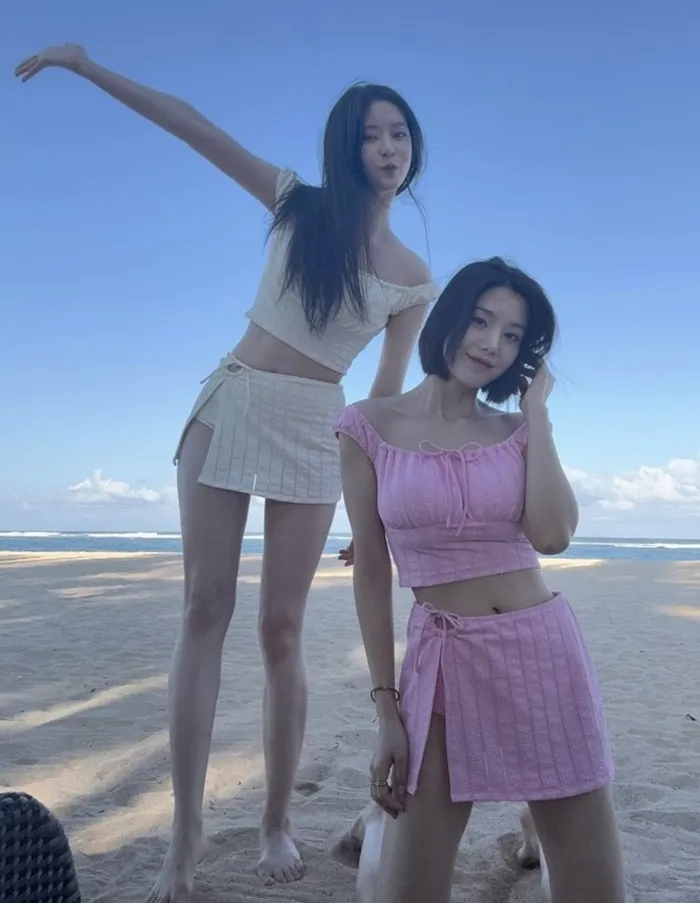 김민주(왼쪽)-권은비.<br>권은비 인스타그램