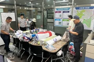 “폐현수막 버리지 마세요”···군포시, 폐현수막 무상제공 자원 재활용