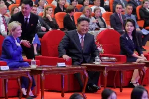 [포토] 김정은, 러 문화장관 접견…딸 주애 동행