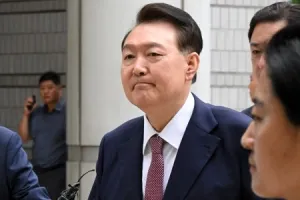 [포토] 내란혐의 9차 공판 출석하는 윤석열 전 대통령