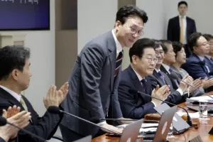 [포토] ‘인사하는’ 김민석 국무총리
