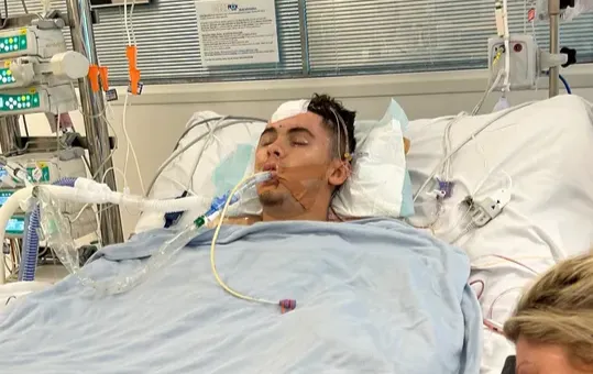 이사를 축하하며 공중제비를 시도하다 바닥에 머리를 부딪친 소니 블런델이 병원에 입원한 지 6일 만에 끝내 사망했다. 온라인 모금 사이트 ‘고펀드미’ 캡처