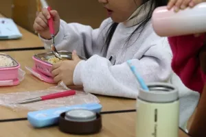 “벌써 여름방학?”…점심 주는 ‘풀코스’ 학원 몰리는 이유