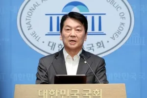 [포토] 안철수, 혁신위원장 사퇴 전대 출마