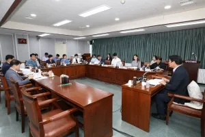 서울 동작구의회, 입법영향평가위원회 위촉식… 제1차 회의 개최