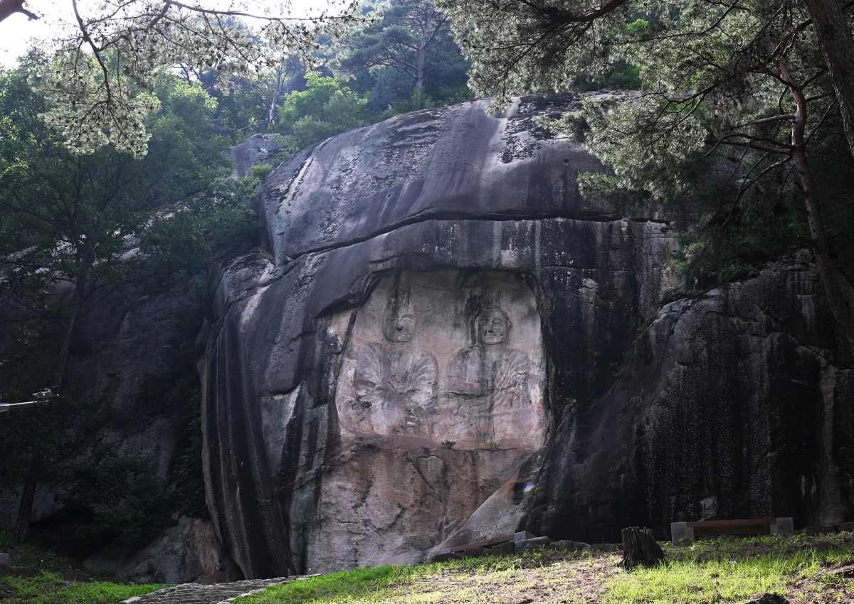 괴산 원풍리 마애불병좌상(보물).