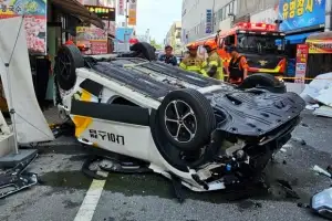 [포토] 주차타워서 택시 외벽 뚫고 추락