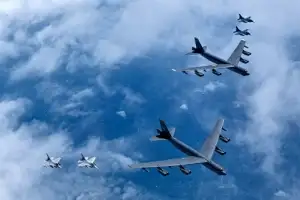 [포토] 한미일 공중훈련…美폭격기 B-52H 한반도 전개