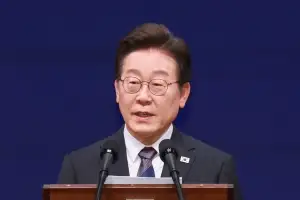 李 “12·3 친위쿠데타 반민주 폭거 경악…국민이 기어코 희망 만들어”