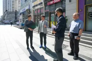 정병용 하남시의회 부의장, 미사역 인근 오피스텔 외벽 패널 낙하사고 현장점검