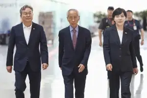 EU 특사단 출국