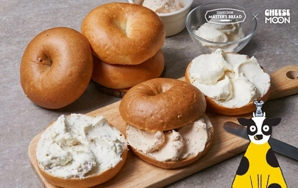 간편하게 즐기는 홈 브런치, ‘존쿡 마스터의 쌀 베이글&amp;치즈문 크림치즈 세트’ (제공=에쓰푸드)